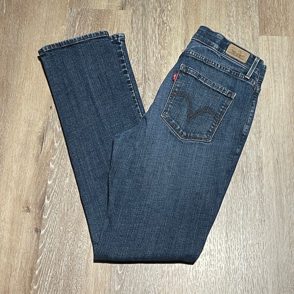 Levi's Denim - Levi's Womens Size 8 Dark Wash Denim Jeans Bootcut Style Classic EUC